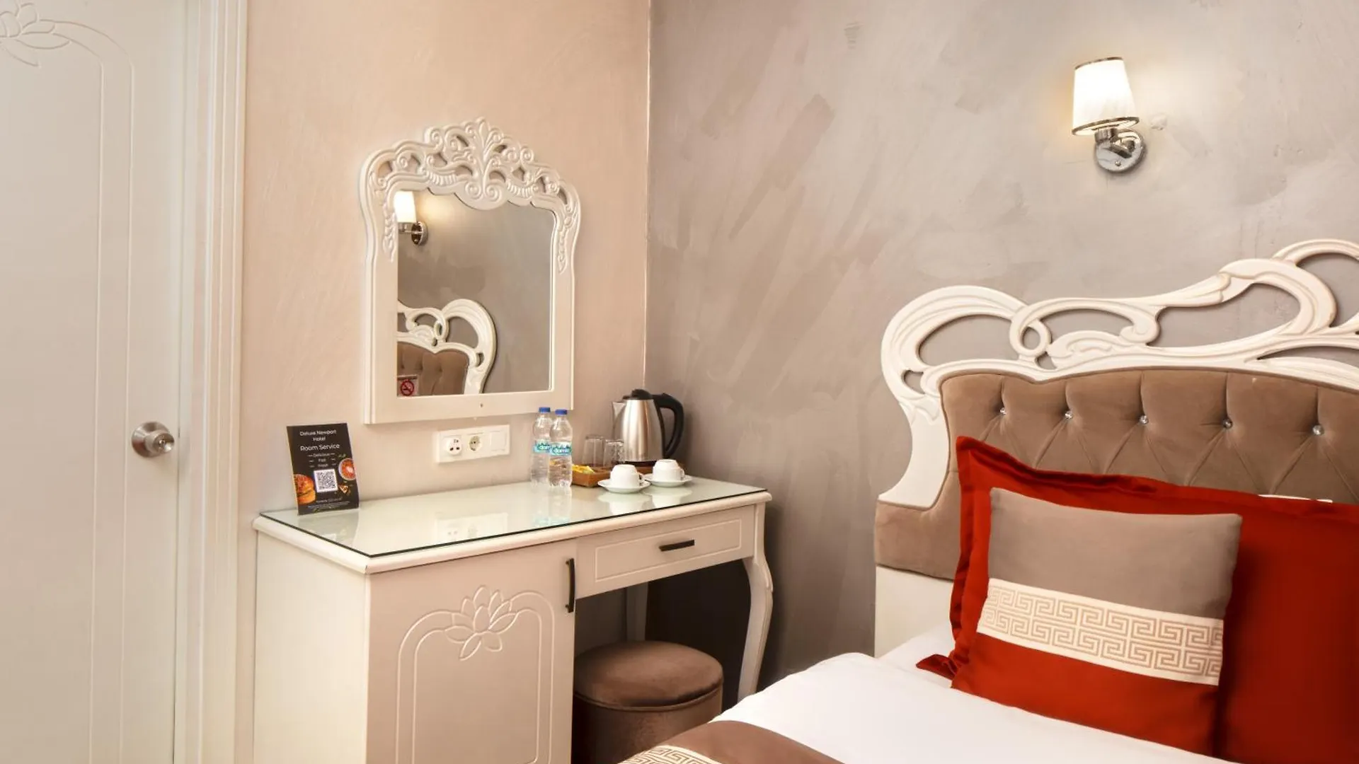 Deluxe Newport Hotel - Old City Istanbul