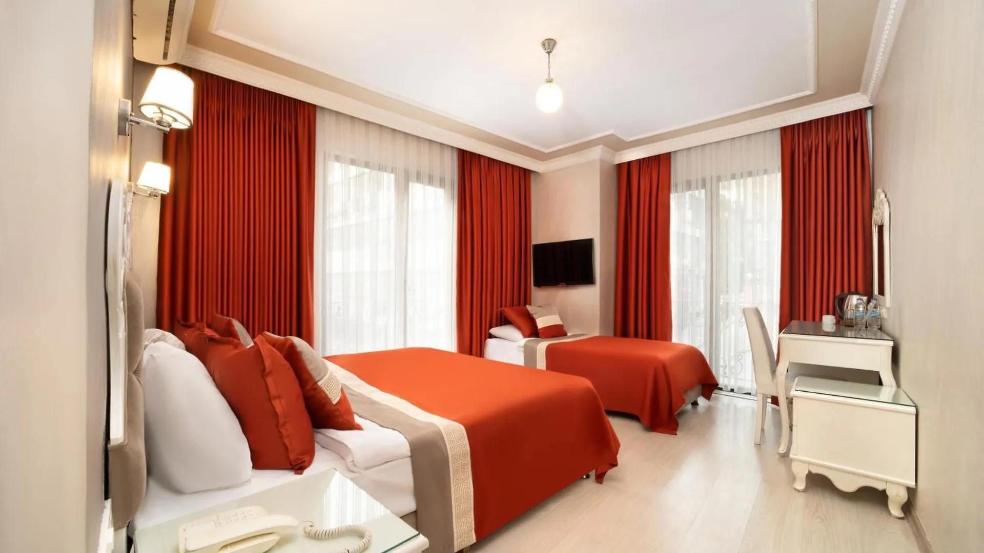 Deluxe Newport Hotel - Old City Istanbul 3*,