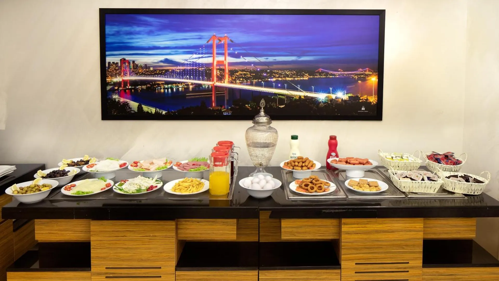 Deluxe Newport Hotel - Old City Istanbul Turkey